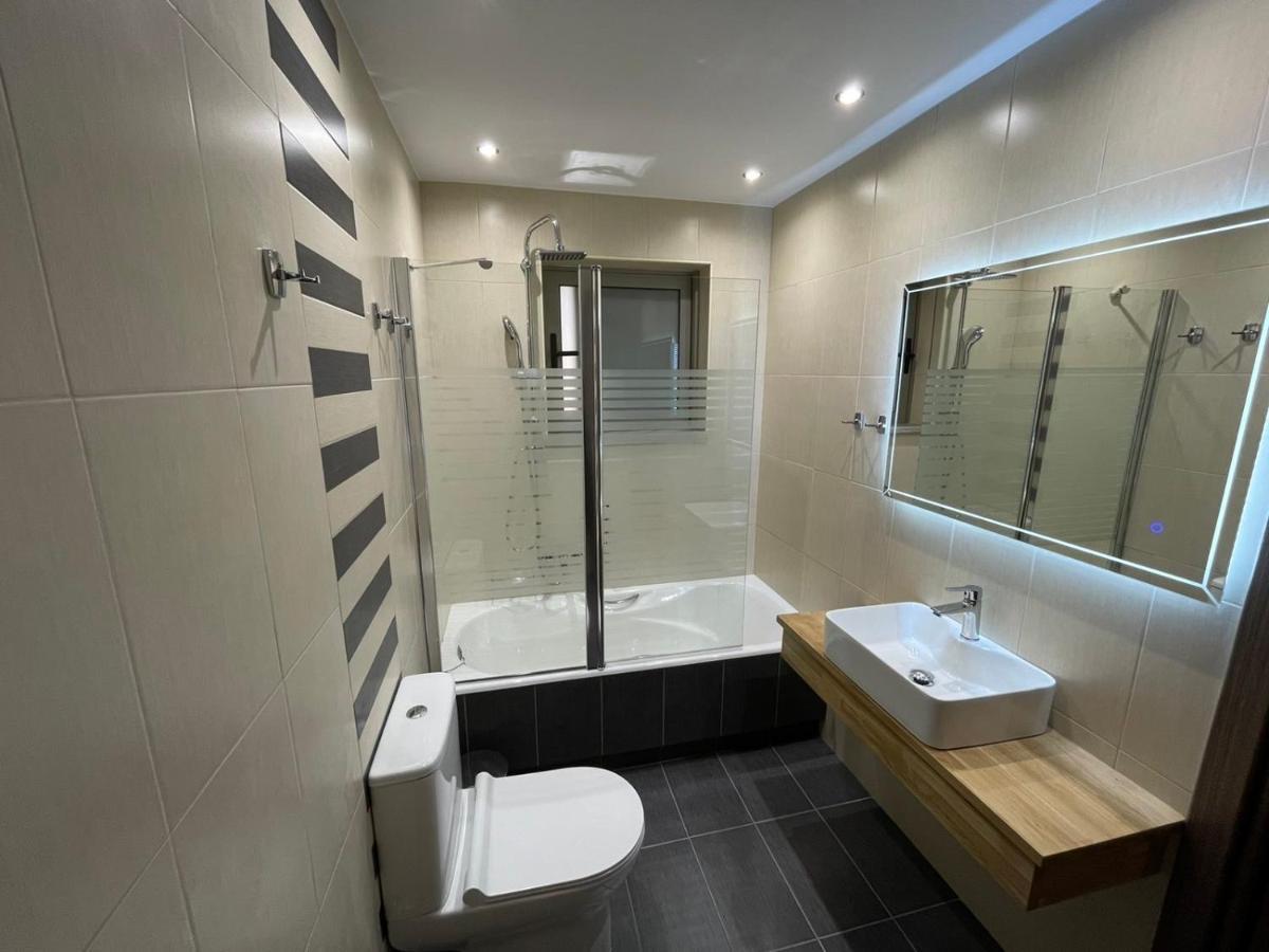 Vardians Villas & Suites Karystos  Exteriör bild