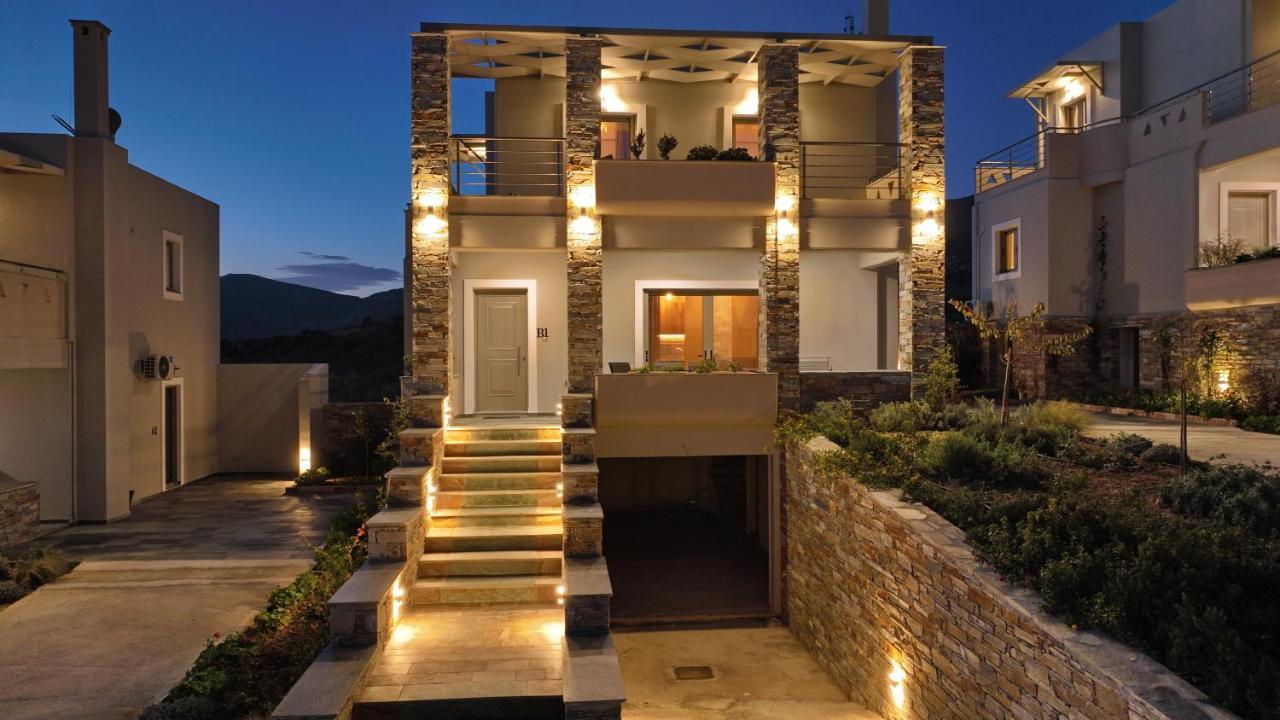 Vardians Villas & Suites Karystos  Exteriör bild