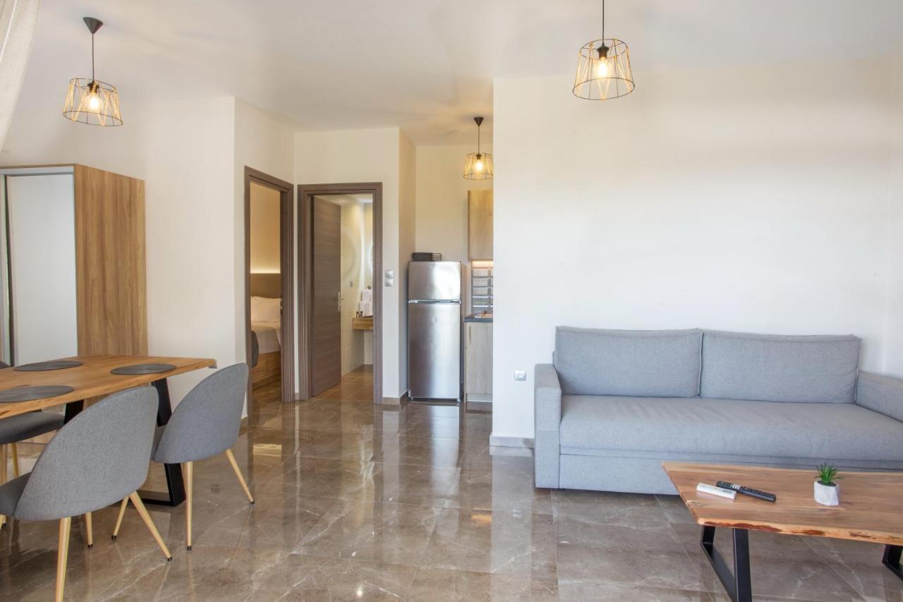 Vardians Villas & Suites Karystos  Exteriör bild