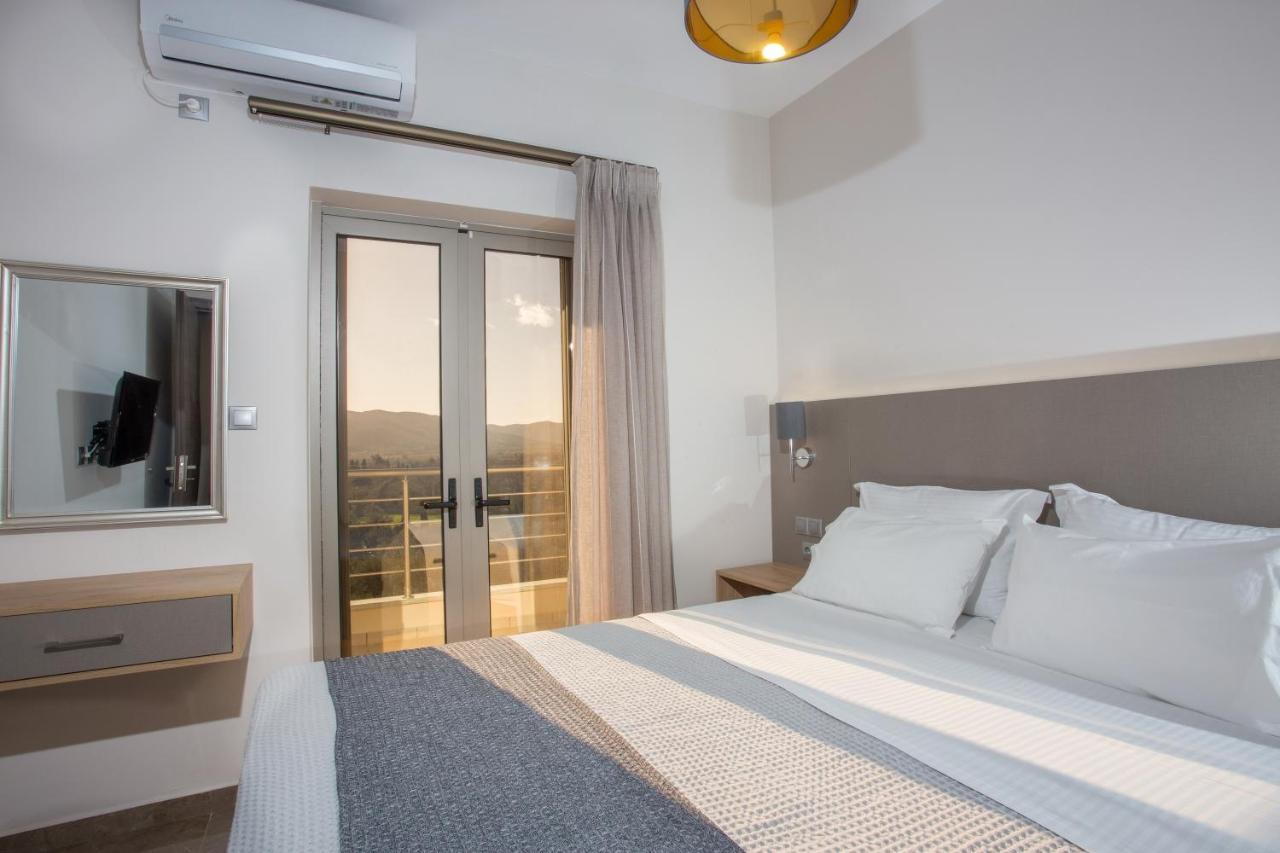 Vardians Villas & Suites Karystos  Exteriör bild