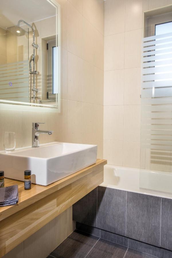 Vardians Villas & Suites Karystos  Exteriör bild