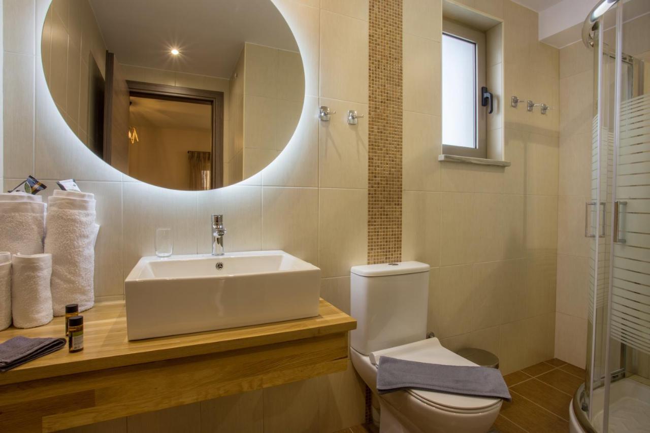 Vardians Villas & Suites Karystos  Exteriör bild