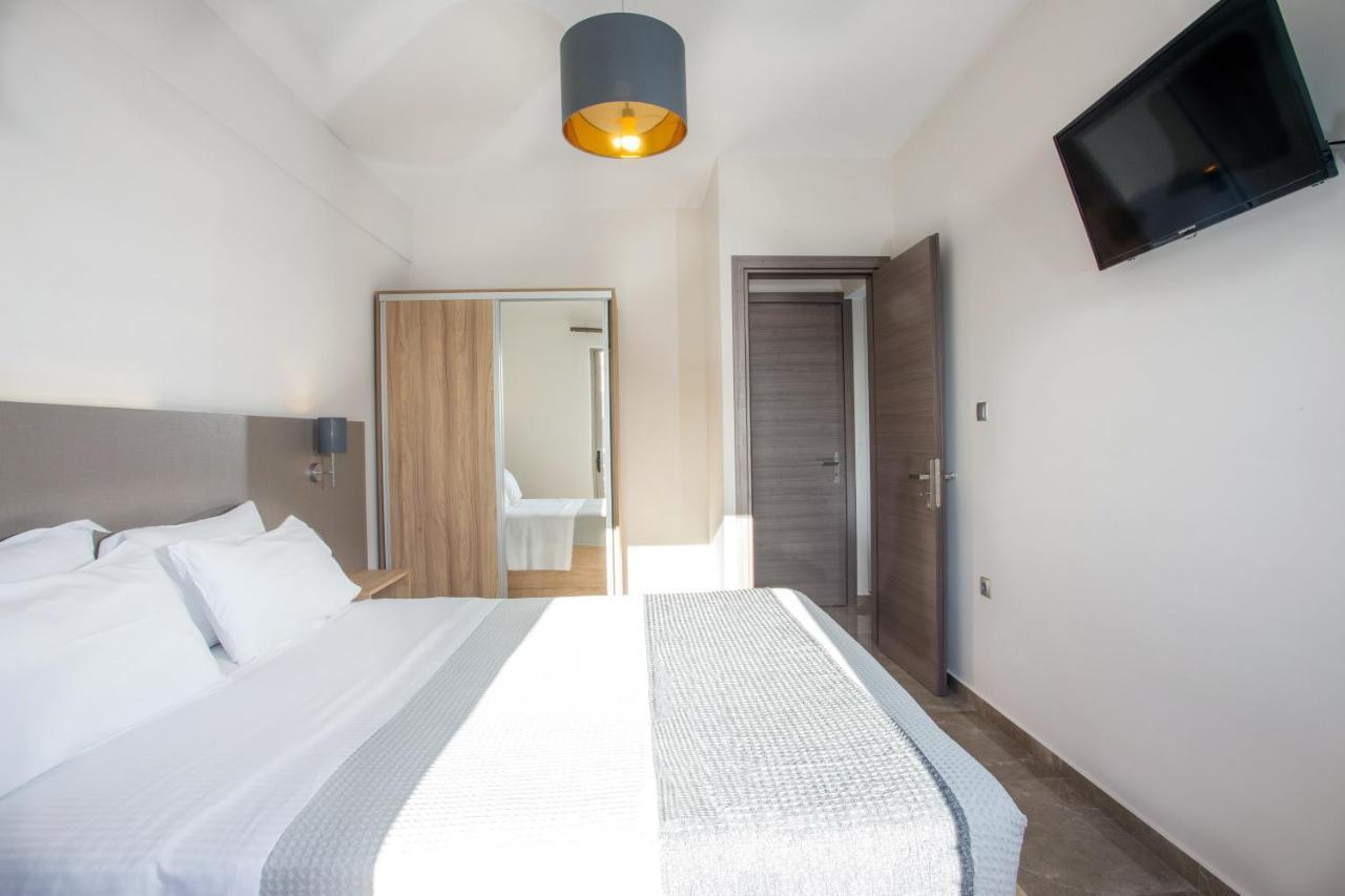 Vardians Villas & Suites Karystos  Exteriör bild